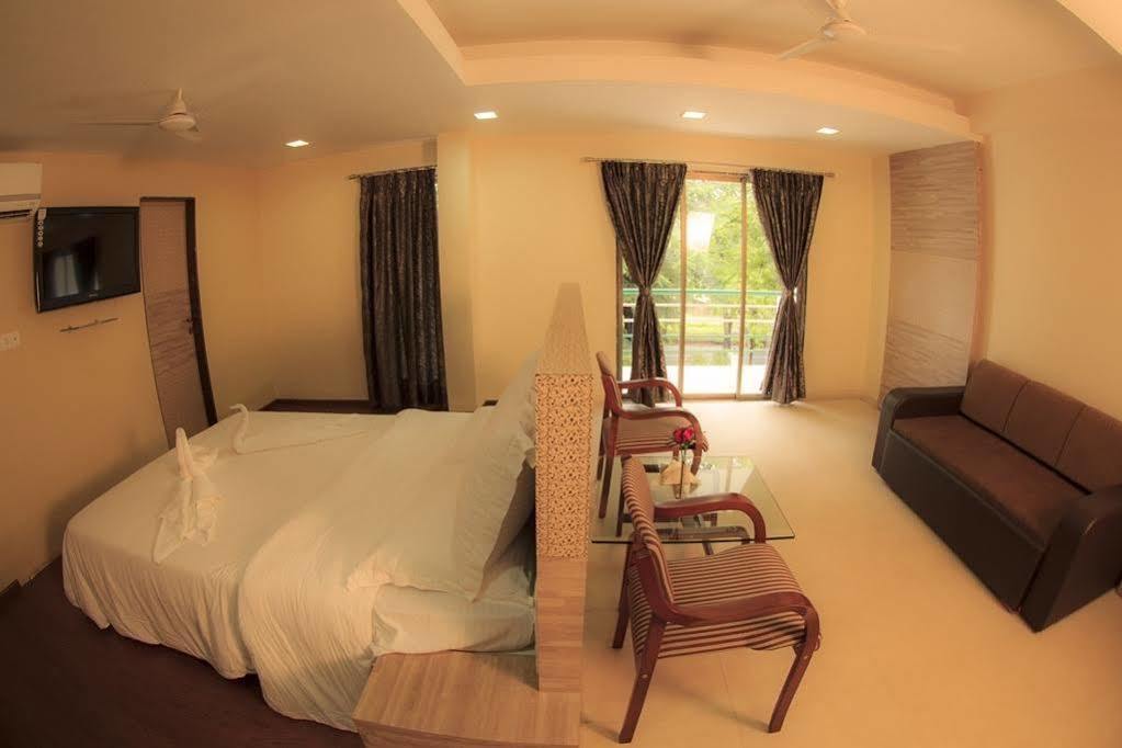 Green Valley Resort Khadoli Kültér fotó