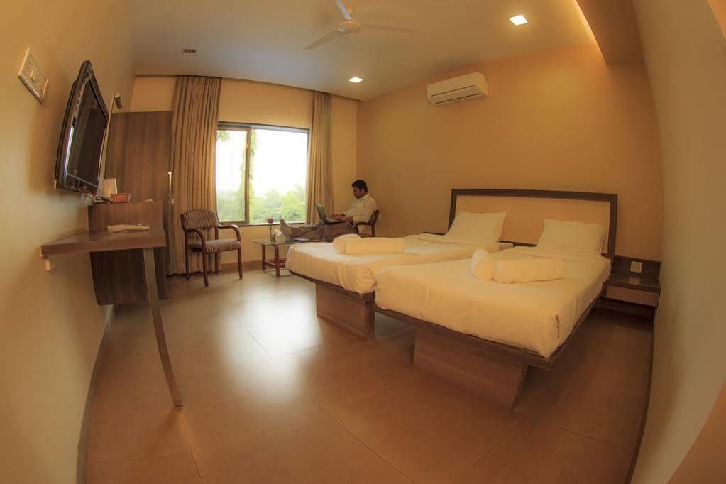 Green Valley Resort Khadoli Kültér fotó